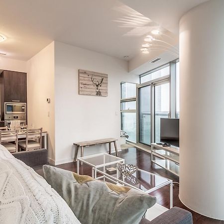 Aoc Suites - Two Bedroom Condo - City/Cn Tower View Toronto Bagian luar foto