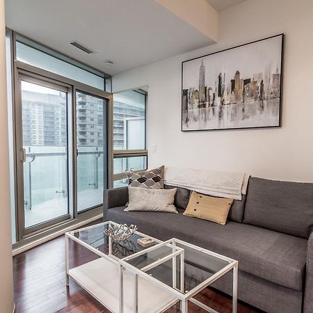 Aoc Suites - Two Bedroom Condo - City/Cn Tower View Toronto Bagian luar foto