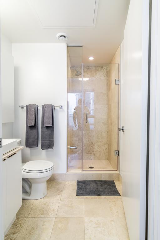 Aoc Suites - Two Bedroom Condo - City/Cn Tower View Toronto Bagian luar foto
